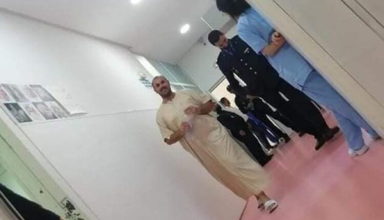 ناصر الزفزافي يزور والده المريض بمصحة في مدينة طنجة سنة 2021